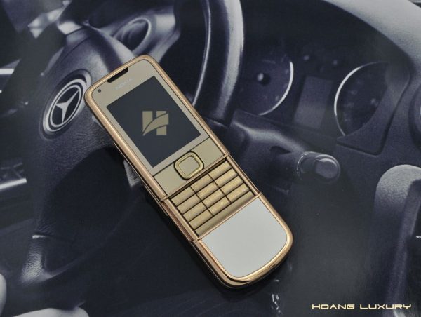 Những giá trị ẩn giấu của Nokia 8800 vàng hồng da trắng đính rồng
